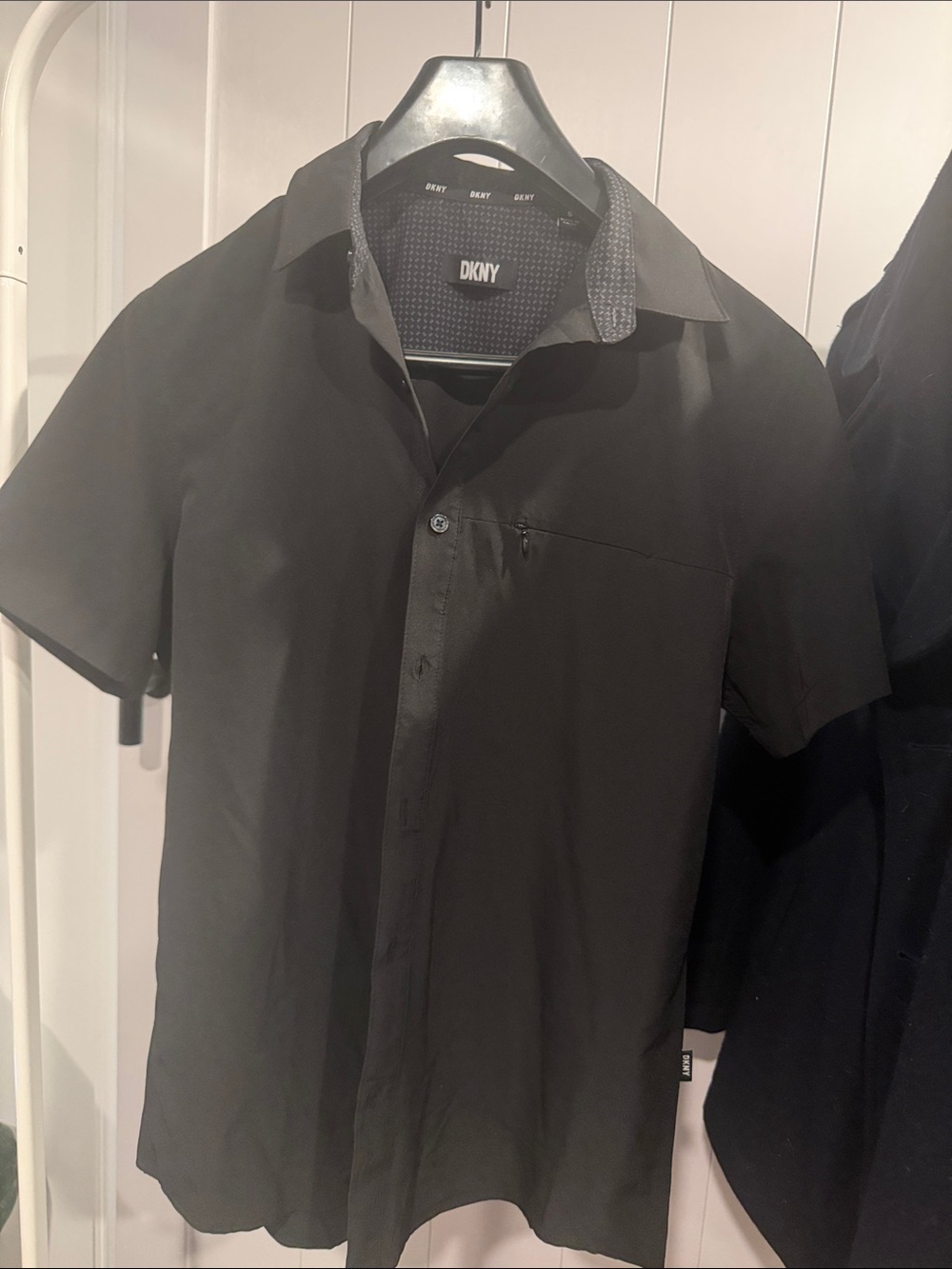 DKNY Men’s Short-Sleeve Button-Down Shirt in Black